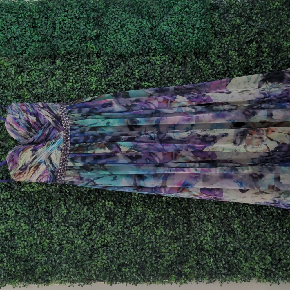 Flowy Sz12 LaFemme Gown